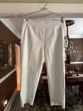new directions White Cropped Pull-On Straight Leg Pants